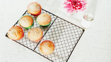 Load image into Gallery viewer, Vanilla Cupcakes (1 dozen)